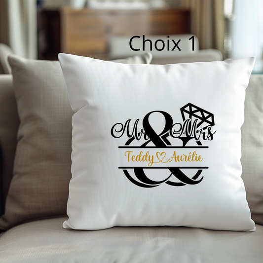 Coussin Personnalisé "Mr & Mrs" avec Prénoms – Cadeau Mariage & Déco Romantique | 40x40cm